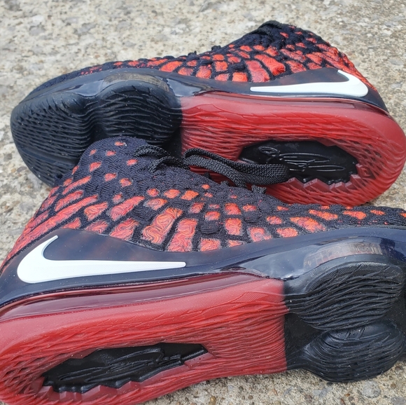 Nike LeBron 17 Infrared 2020 - Picture 7 of 7